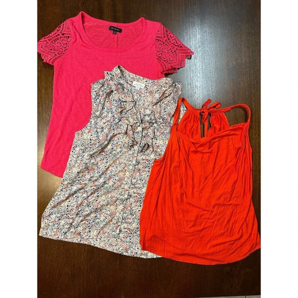 Trina Turk Tahari Limited Women Medium Lot 3 Shirt Bundle Spring Cruise Vacation - Picture 1 of 16